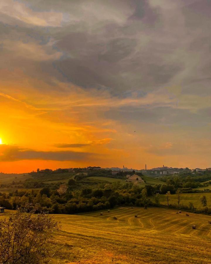Agriturismo La Corte Del Sole 锡耶纳 外观 照片