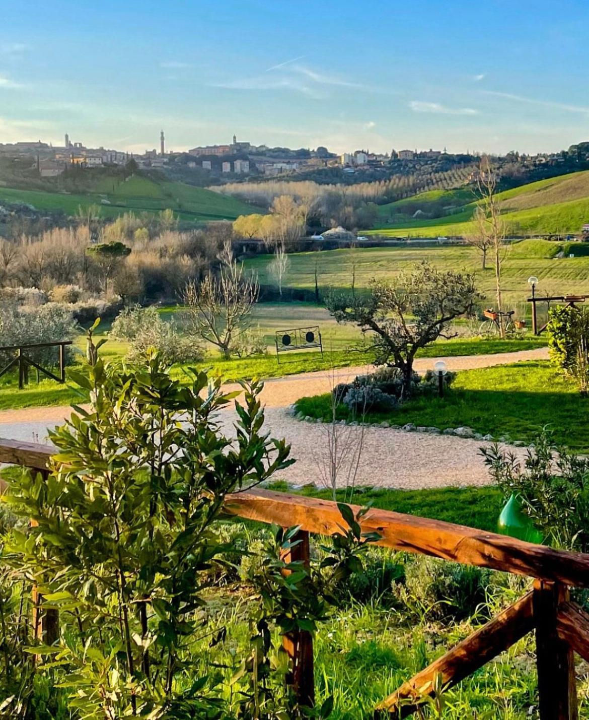 Agriturismo La Corte Del Sole 锡耶纳 外观 照片